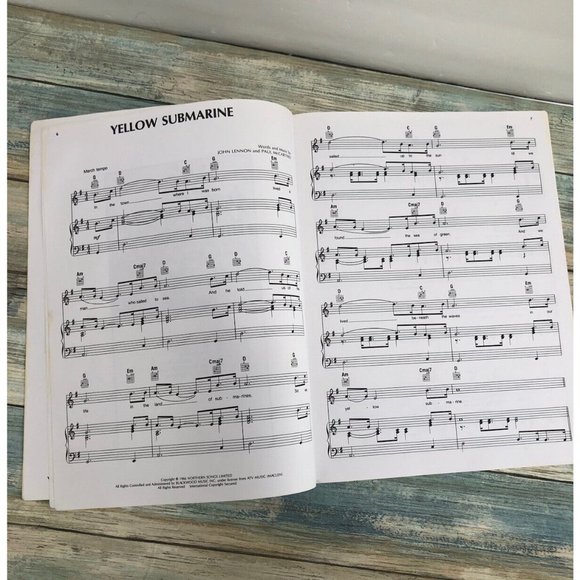 YELLOW SUBMARINE SONG BOOK THE BEATLES( PIANO VOCAL GUITAR) HAL LEONARD ALBUM - Picture 7 of 7